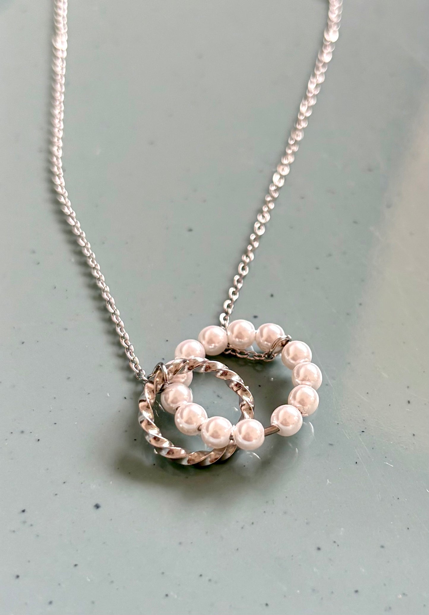 Silver Interlocking Pearl Circle Necklace