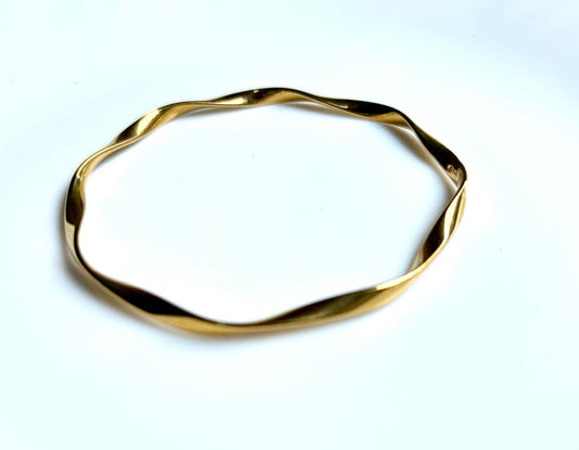Twisted Glow Bangle