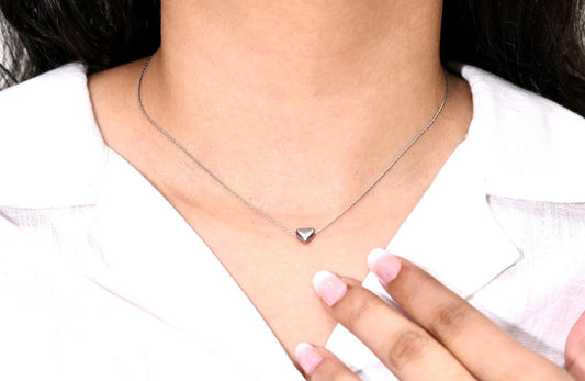 Minimal Heart Pendant Necklace