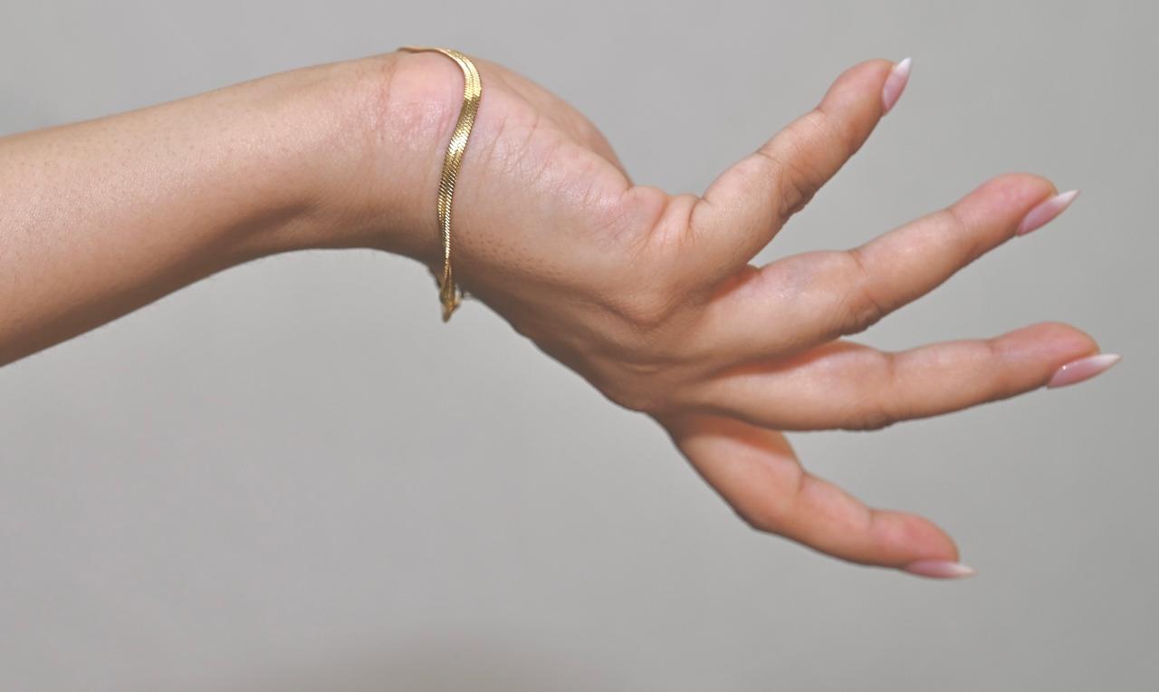 Gold Heart Snake Chain Bracelet