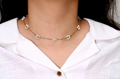 Dainty Gold & White Daisy Flower Beaded Choker Necklace