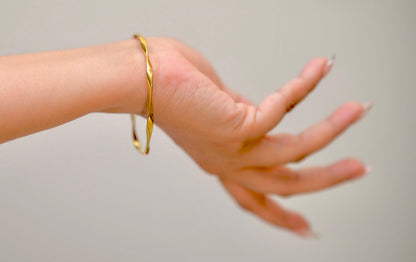 Twisted Glow Bangle